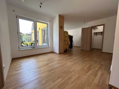 Stilvolle, vollständig renovierte 3-Zimmer-Wohnung mit Terasse und Einbauküche in Traunstein