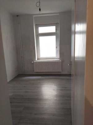 Sehr schöne sanierte 3 Zimmer Erdgeschoss Wohnung in Duisburg zu vermieten