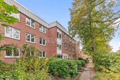 Großzügige Zwei-Zimmer-Wohnung in Top-Lage von Volksdorf mit Blick ins Grüne und TG-Stellplatz