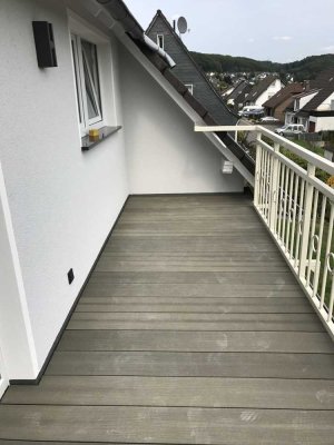 Moderne Wohnung mit drei Zimmern, Gäste-WC, Balkon und Stellplatz in Lindlar Frielingsdorf