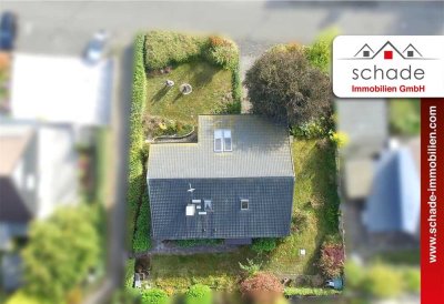 SCHADE IMMOBILIEN - Freistehendes Einfamilienhaus mit Garage, Balkon und großem Garten!