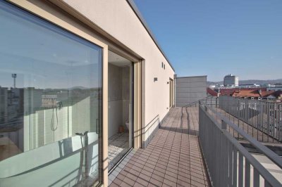 Aussergewöhnliche Penthauswohnung über zwei Etagen mit großer Dachterrasse und Einbauküche!