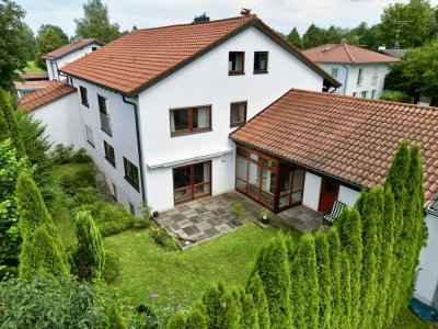 Gemütliches Haus mit paradiesischem Garten im Dorfen