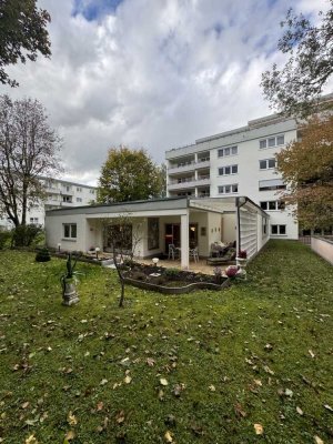 Exklusive Terrassenwohnung mit Bungalow-Charme in ruhiger Innenhoflage