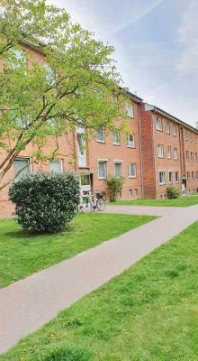 Verm. ca. 81,21 m² große 3,5-Zimmer-Wohnung mit Balkon - Grünareale + Teich vor der Tür, prov.-frei