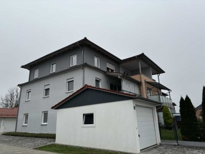 Barrierefreie 3-Zimmer-Penthouse-Wohnung mit gehobener Innenausstattung mit Balkon in Wallersdorf