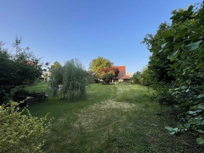 Großes Bauernhaus mit Ausbaupotenzial und sehr großem Garten in zentraler Lage