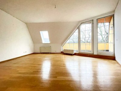 Sofort bezugsfrei: Schöne Dachgeschosswohnung mit Terrasse im beliebten Niederschönhausen