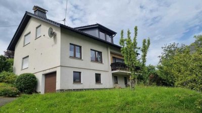 Großes Einfamilienhaus mit Wintergarten im Sauerland Grenze zum Siegerland