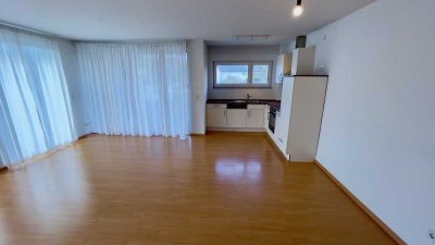 Barrierefreie, helle, neuwertige 3-Zimmer-Wohnung in schöner Lage mit Balkon, Keller und Stellplatz