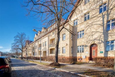 Exklusive 2-Zimmer-Wohnung mit Balkon und EBK in Hennigsdorf