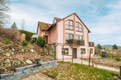 3.Zi. Terrassenwohnung mit schönem400qm Garten, Garage, Außenstellplatz und herrlichem  Ausblick