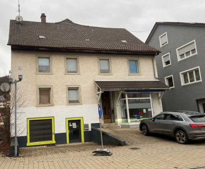 Grenznahes Wohn-/Geschäftshaus in zentraler Lage mit viel Potenzial