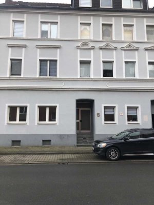 WBS erforderlich !!! 4,5 Zimmer Dachgeschosswohnung mit 85 qm zu vermieten