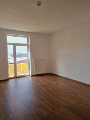 3 ZKB mit EBK, Balkon und Stellplatz in Nordhausen- Zentrum  zu vermieten !