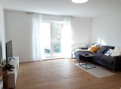 Helle, geräumige 2-Zimmer-Wohnung mit TG-Stellplatz und zwei Balkonen für Singles und Paare