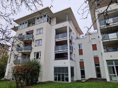 Schöne, helle 3-Zi-Whg. mit Balkon, EBK, Aufzug