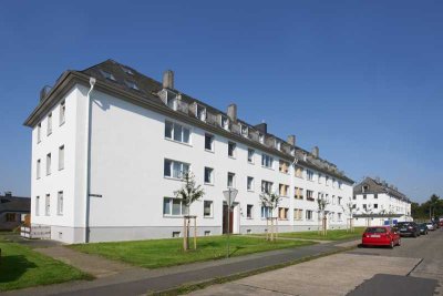 Große helle  Etagenwohnung mit Balkon