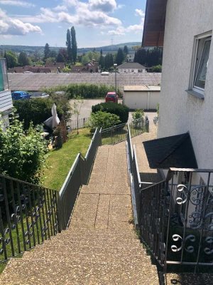 4-Zimmer Wohnung mit Balkon und EBK zu vermieten