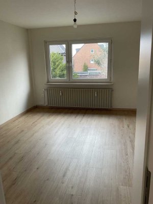 Erstbezug nach Sanierung: Attraktive 2,5-Zimmer-Wohnung mit gehobener Innenausstattung in Oberhausen