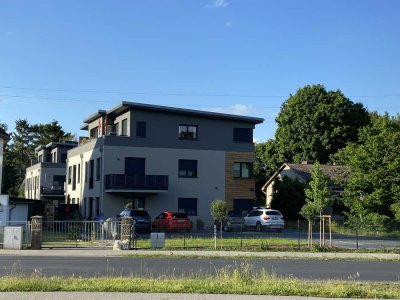 Helle 3-Zimmer-Wohnung ca. 81 qm mit Terrasse zum 01.01.2025, inkl. Einbauküche, Falkensee