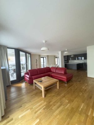 Zur Selbstnutzung! Neubauwohnung im Zentrum mit 2 Balkonen, EBK, 2 Bädern, TG-Stellplatz