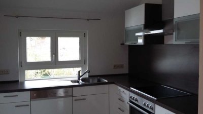 Freundliche 4-Zimmer-Wohnung mit Balkon und Einbauküche in Heroldstatt