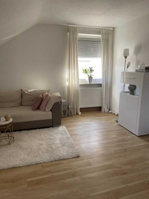 *Nette & gepflegte 3-Zimmer-Dachgeschoss-Wohnung* in City-Nähe, Heilbronn