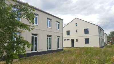 Landhaus zur Miete mit Gartenanteil, helle große Räume, grüne ruhige Lage