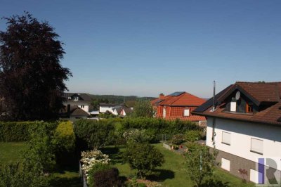 Großzügiges 1-2 Familienhaus mit Garten in angenehmer Lage