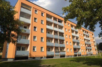 Helle 3-Raumwohnung mit großem Bad und Balkon