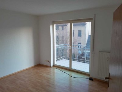 sonnige kleine 4-Raum-Wohnung in Zentrumsnähe