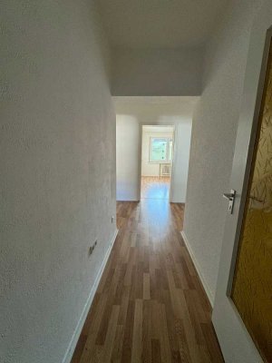 Renovierte 2,5 Raum Wohnung