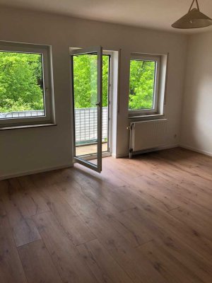 Sanierte ansprechende 1-Zimmer-Wohnung mit neuer EBK und Balkon