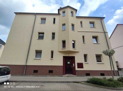 4-Raumwohnung mit Balkon im Erdgeschoss