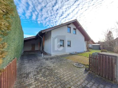 VIEL PLATZ FÜR DIE GANZE FAMILIE MIT CARPORT