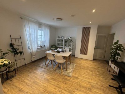 Lichtdurchflutete 3-Zimmer-Wohnung inkl. EBK mit Charme und Komfort