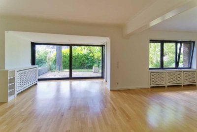 Haus im Haus: Altbau-Maisonette mit 202m² Wohnfläche, großem Garten und Garage in Düsseldorf-Stockum