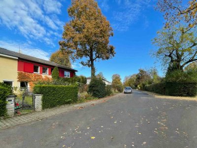 6 Zimmer Doppelhaushälfte in Berkersheim.