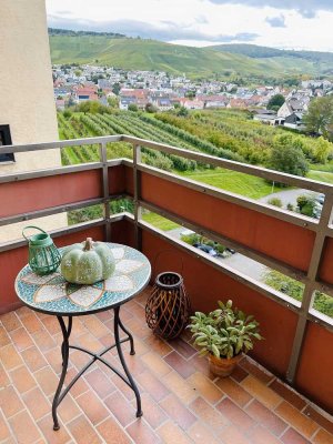 1,5 Zimmer-Wohlfühloase inkl. EBK+TG mit Blick auf die Weinberge in Weinstadt