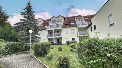 Moderne 2-Zimmer DG-Wohnung mit Balkon & TG-Stellplatz!