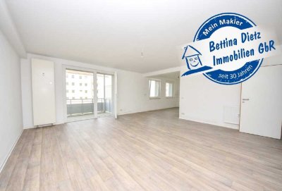 DIETZ: MODERNISIERTE -  3 Zimmer Wohnung mit Balkon, Stellplatz und Kellerraum!