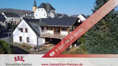 Top-Lage Trittenheim: Einfamilienhaus mit Moselblick, mit Modernisierungsbedarf, 2 Kaminen, Garten u