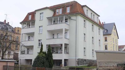 Großzügige 3 Raum Wohnung mit Balkon in TOP Lage