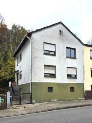 Sanierungsbedürftiges Zweifamilienhaus mit Garten in der idyllischen Thaleischweiler/Fröschen