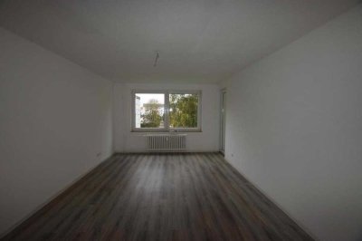 +++ Ich werde renoviert! Gut geschnittene 3-Raumwohnung mit Balkon +++