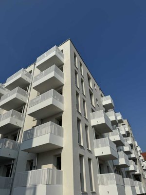 Wohnen in Adlershof - EBK, Balkon und gute Laune