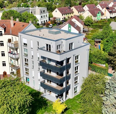 Hochwertige 4 Zimmer Wohnung * großer Balkon * Aufzug * PKW-Stellplatz