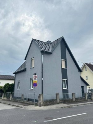 Generalsaniertes Haus mit Nebengebäuden- zentrumsnahe in Traun NEUER PREIS !!! Ein Haus wie neu