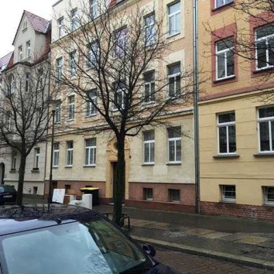 5 Raum Wohnung mit 2 Balkonen in Halle (Saale) - ideal für WG`s